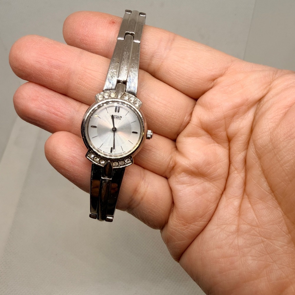Citizen Eco-Drive Womens Silver Tone Crystal Watch B023-S025508 For Parts